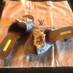 Authentic Louis Vuitton shoes with dust bag !